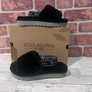 Koolaburra Women's Black Fuzz'n II Sandals
